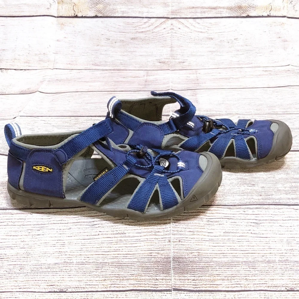 Kids Blue and Grey Outdoor Sandals Size 5